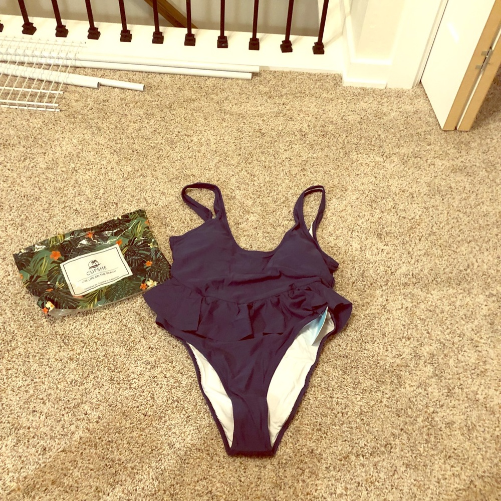 Cupshe Navy peplum swimsuit